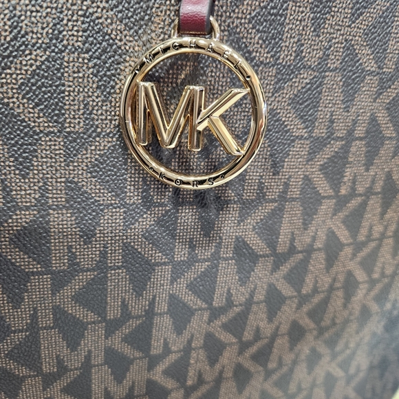 Michael Kors Maple Large NS Signature Tote. NWT - Picture 5 of 12